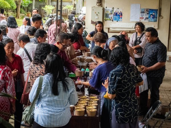 Dukungan terhadap UMKM umat Paroki kelor