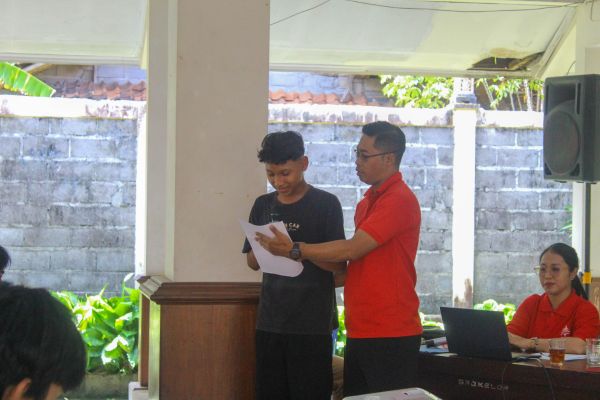 Praktik membaca dalam bahasa Jawa