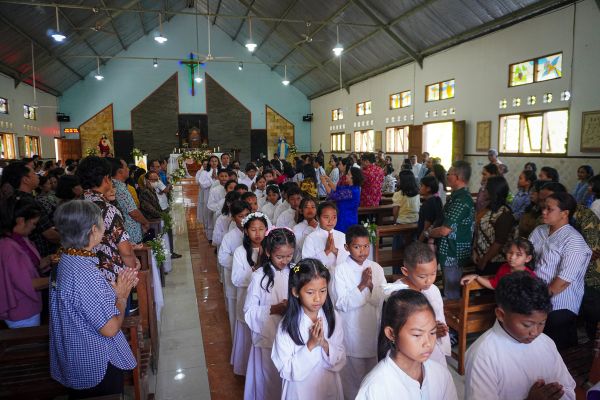 Komuni Pertama Paroki Kelor di Kapel Semin