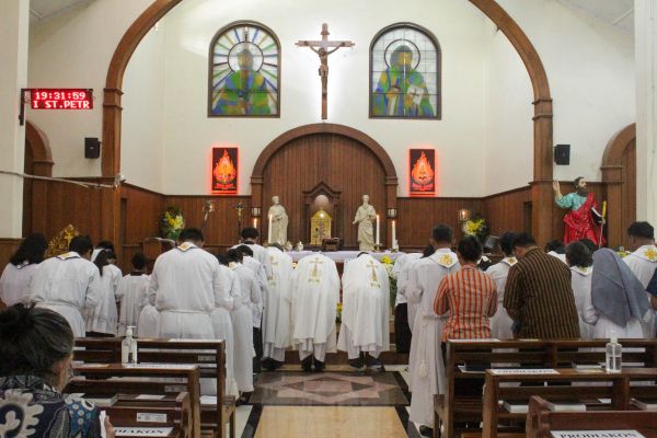 Misa Santo Pelindung Petrus dan Paulus Kelor
