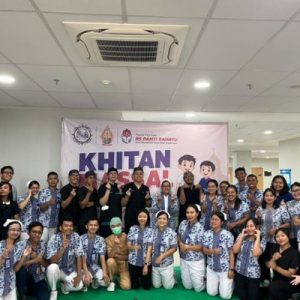 Berbagi berkat lewat khitan massal
