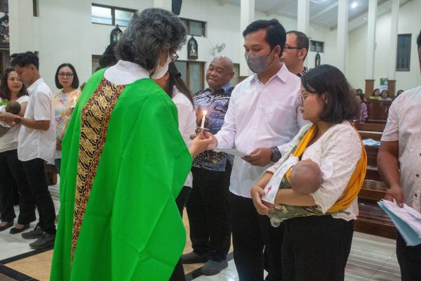 Kasih Allah yang mengangkat dan menyelamatkan