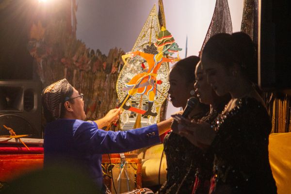 Pagelaran wayang wahyu lustrum paroki Kelor