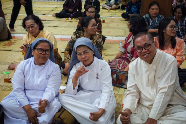 Umat Paroki Kelor Murub Menyala